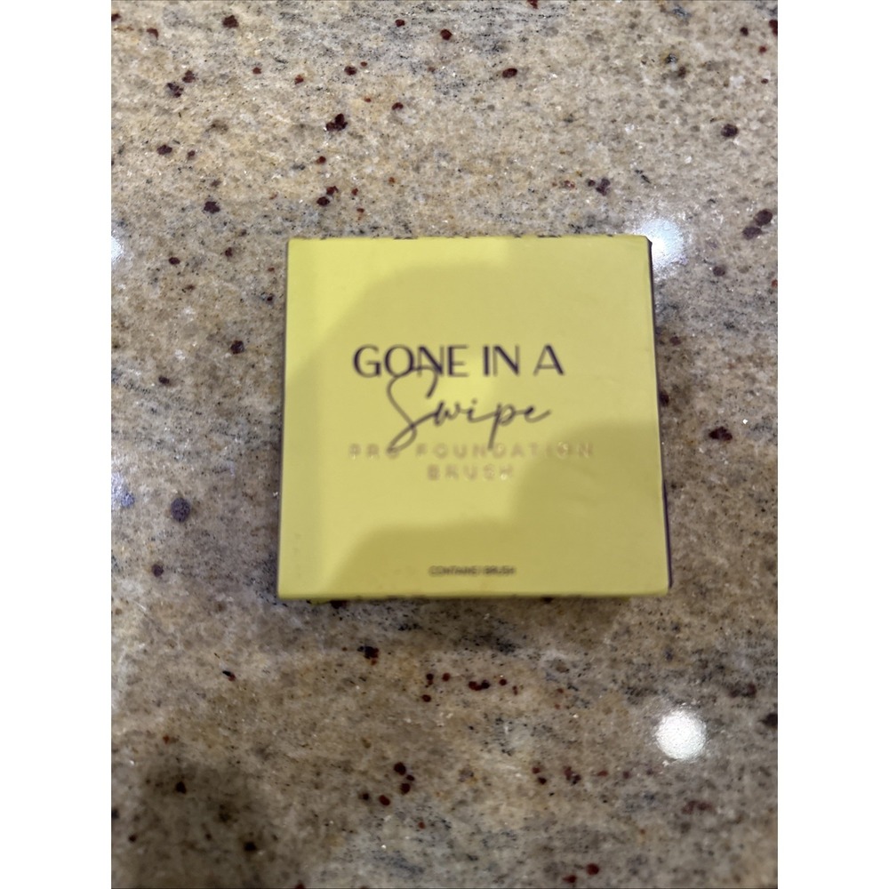 LWYA Gone in a Swipe Pro Foundation Brush – Sealed | New